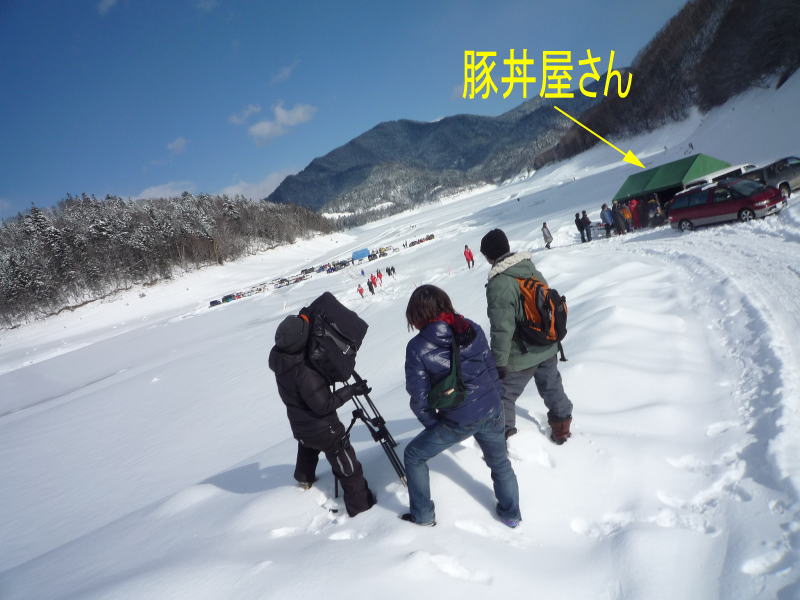 湖の上の豚丼屋さん。