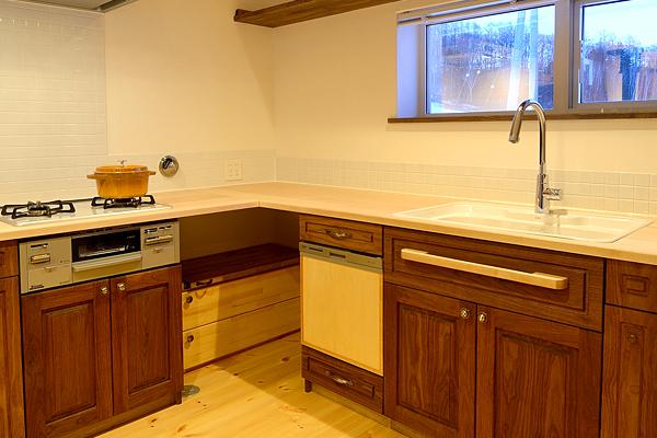 新築のオリジナルキッチン