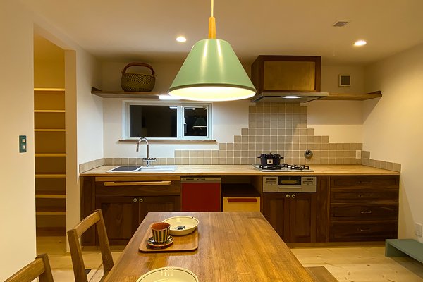 新築のオリジナルキッチン